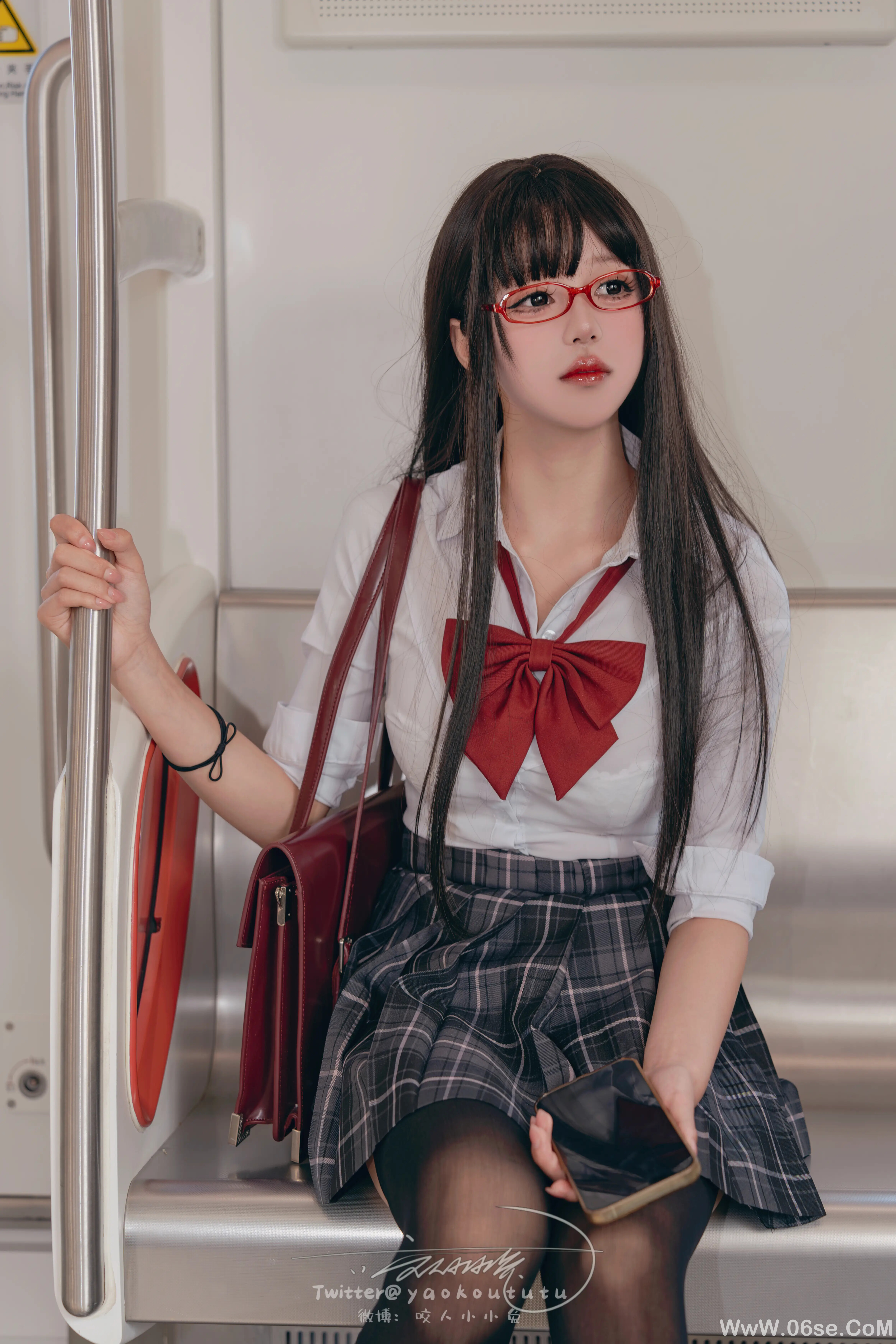 图片[23]-咬一口兔娘 电车惊魂-六色网