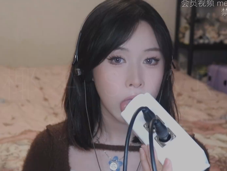 【在线播放】椰子ASMR一边喊宝贝一边亲亲天鹅-asmr小喵