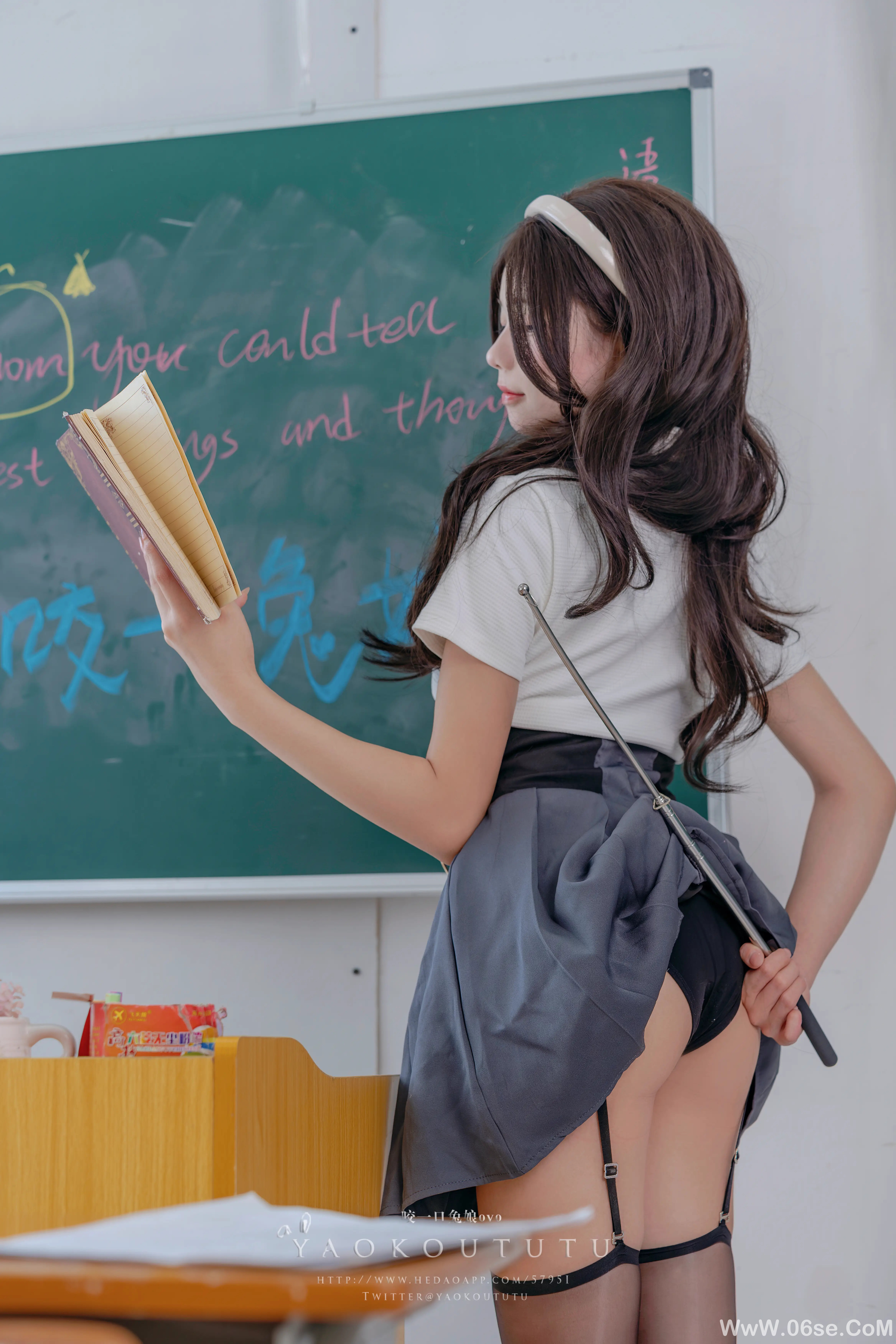 图片[17]-咬一口兔娘_十月订阅『实习老师的欢迎仪式』-六色网