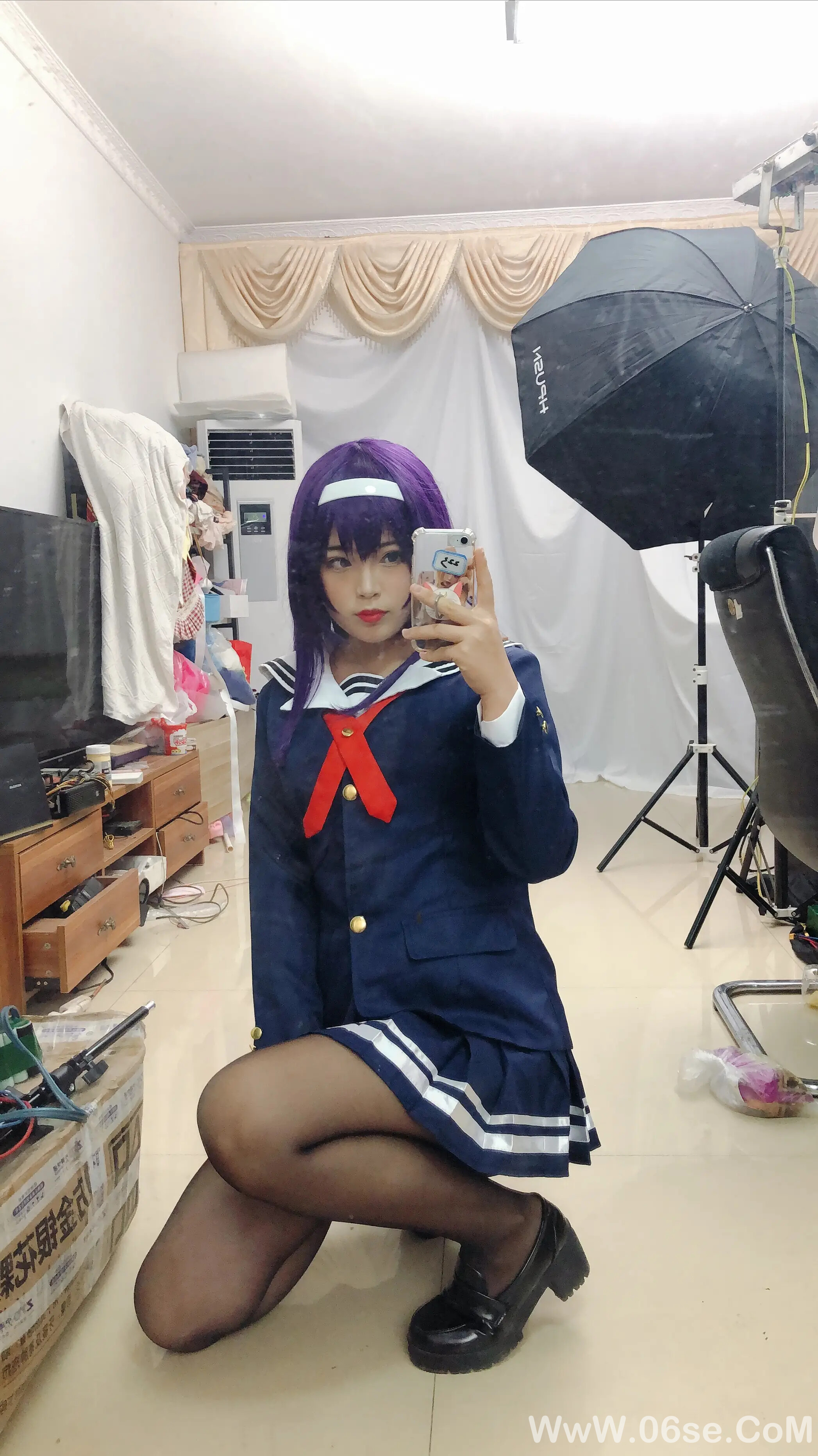 白烨 学姐校服自拍-六色网