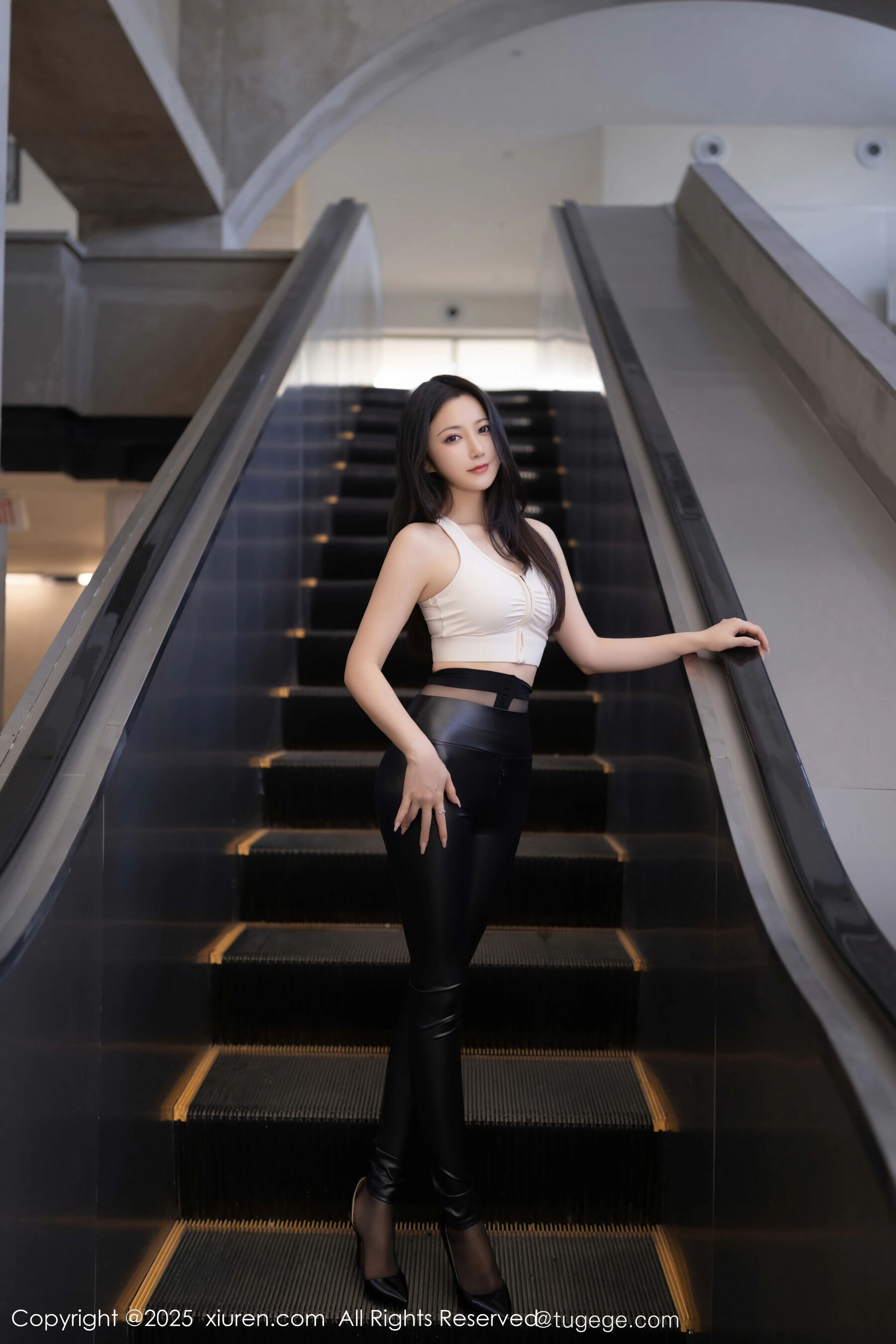 图片[11]-秀人网 – NO.11021 – 鱼子酱Fish [75P]-六色网