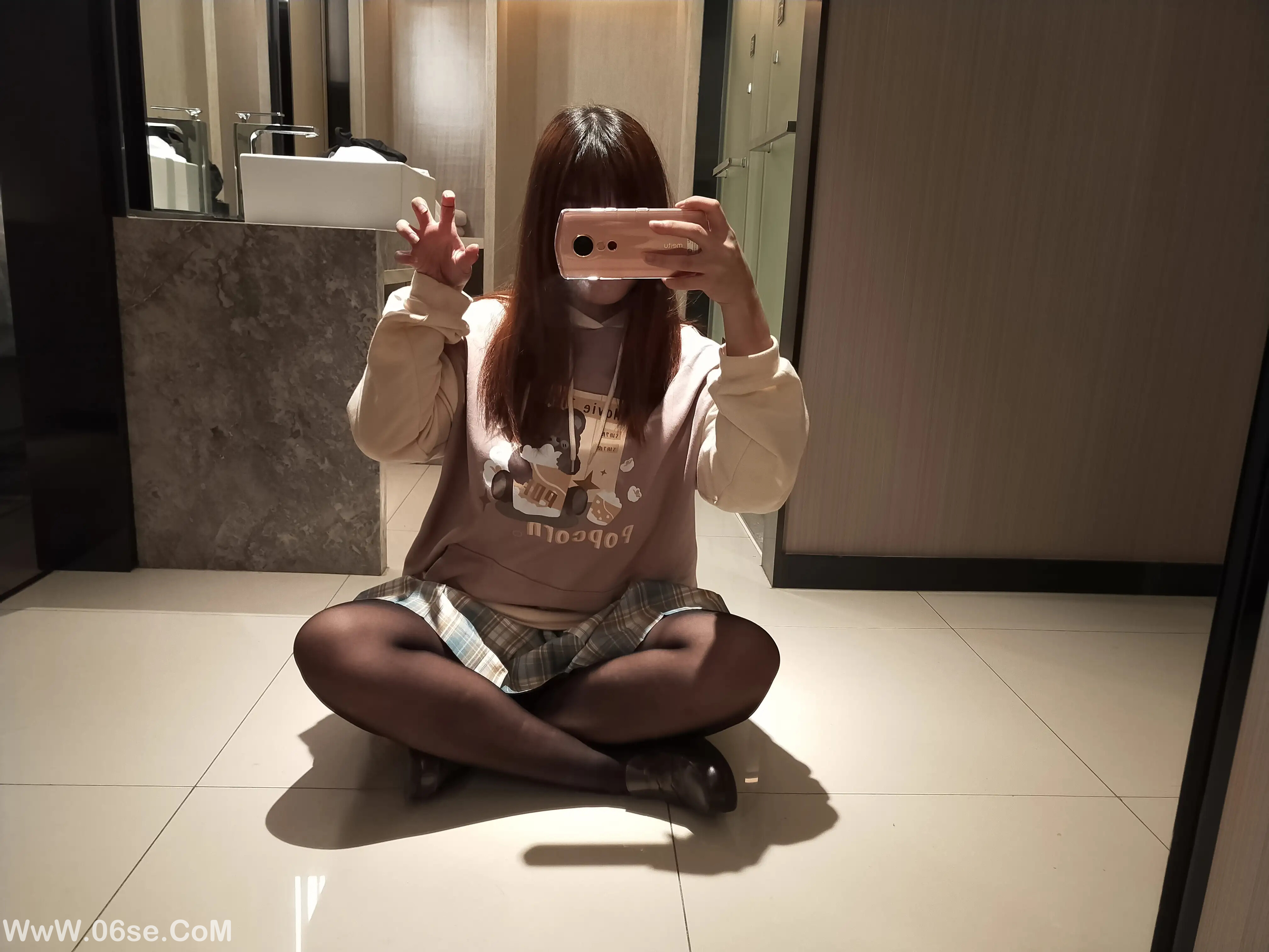 图片[73]-无颜小天使wy_OL今天的颜颜也不想加班-六色网