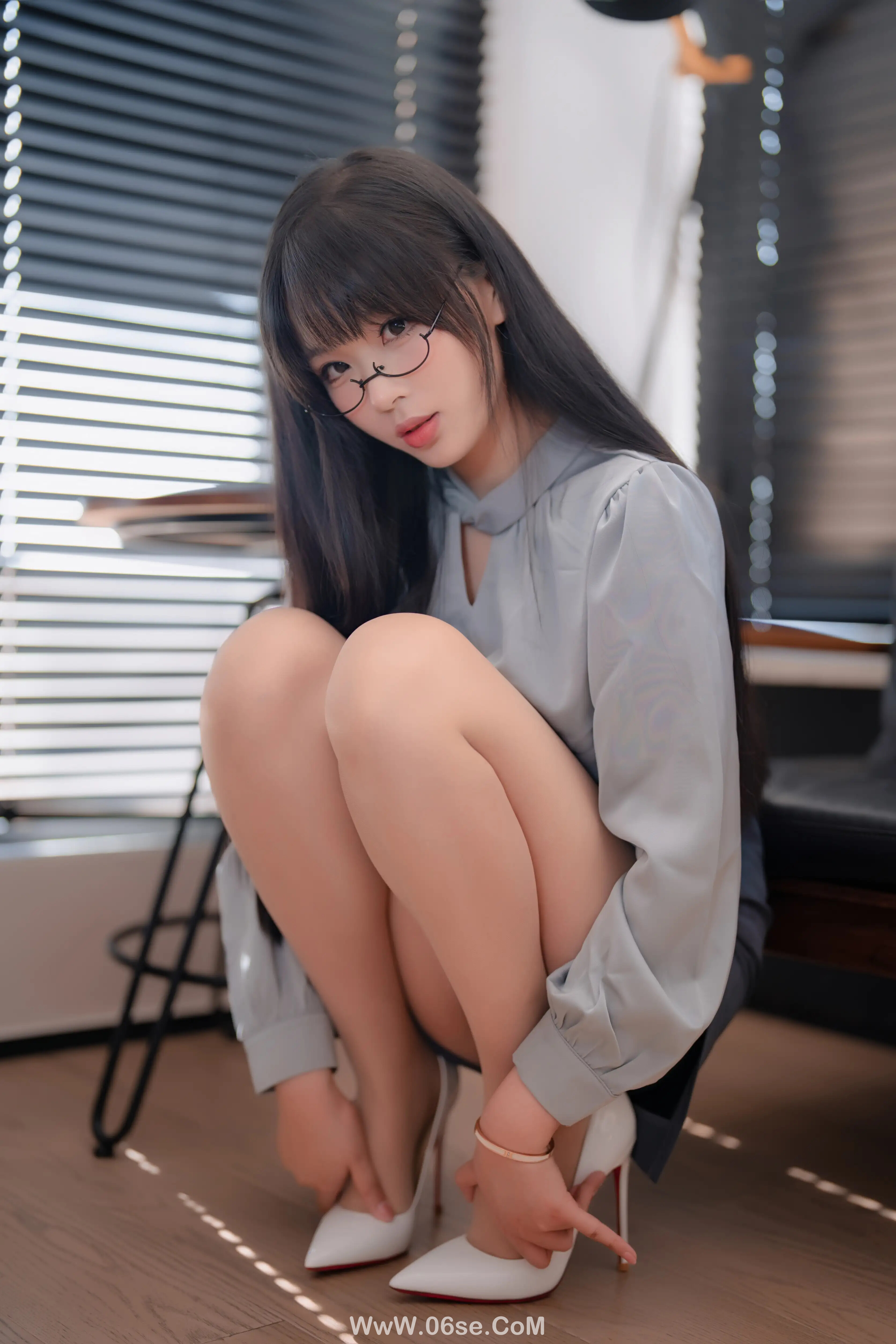 图片[56]-轩萧学姐 – 蓝裙ol-六色网