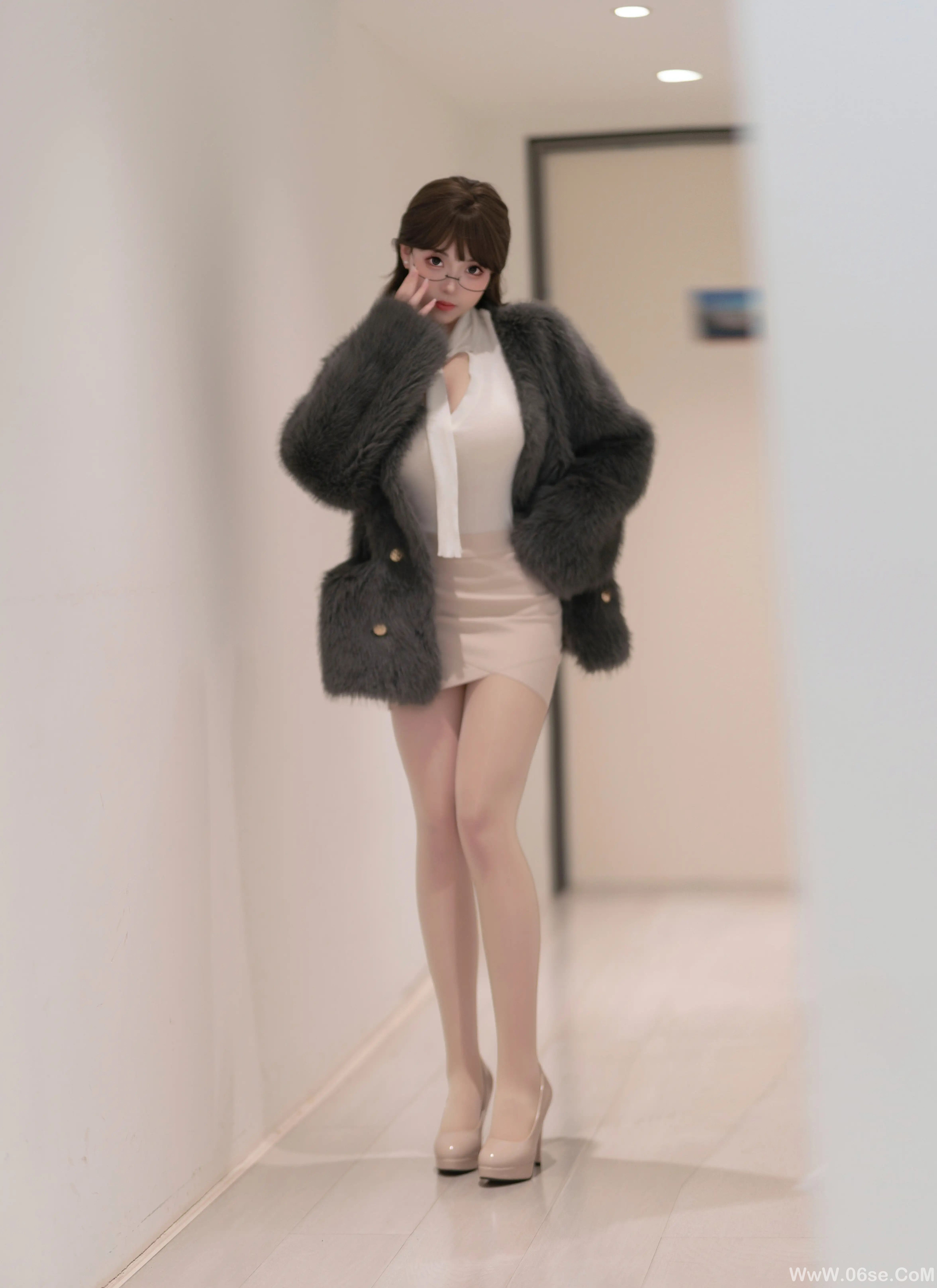 Bangni邦尼 – 触手来袭-六色网