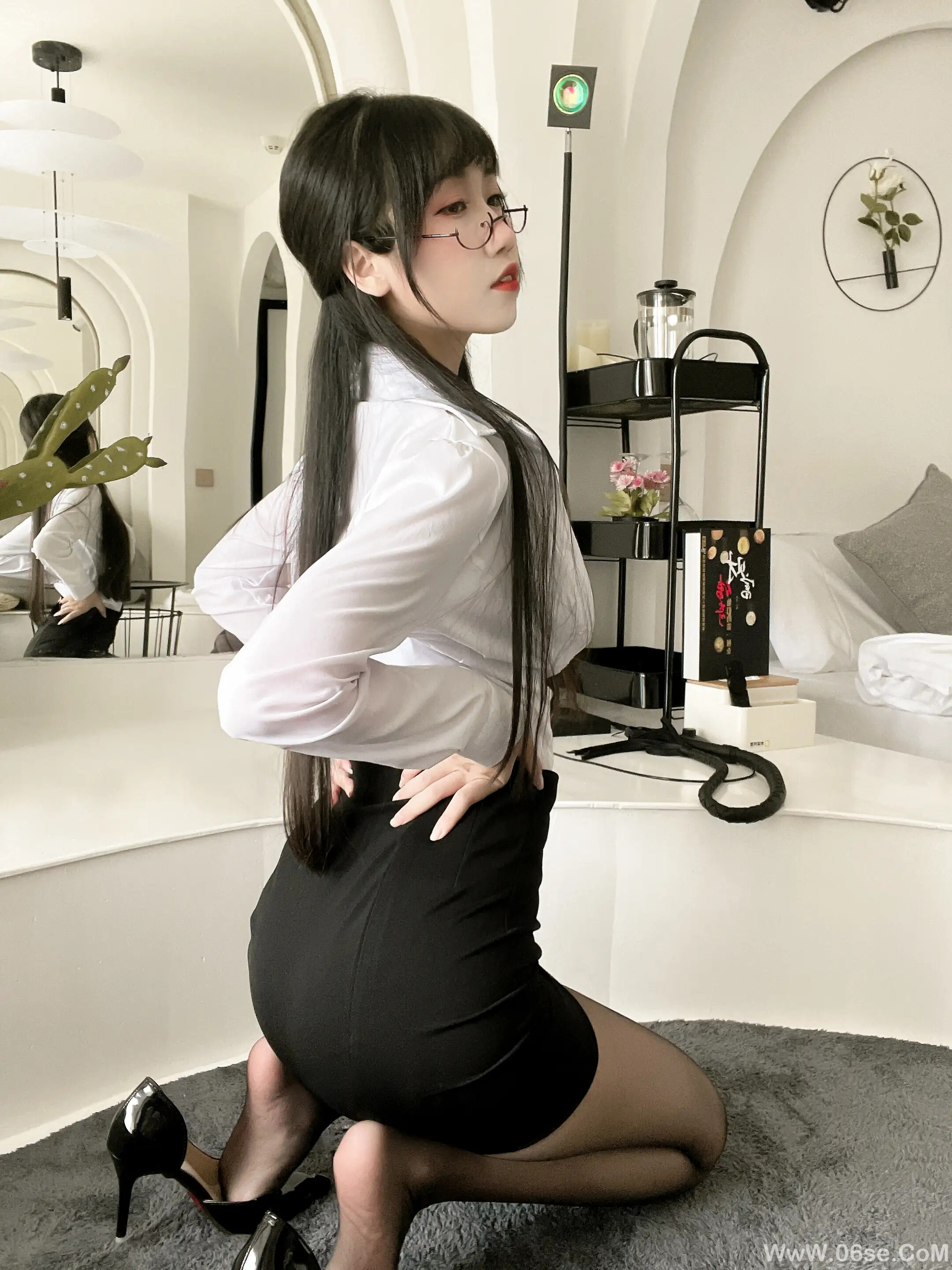 图片[16]-不呆猫 – 黑丝包臀OL-六色网