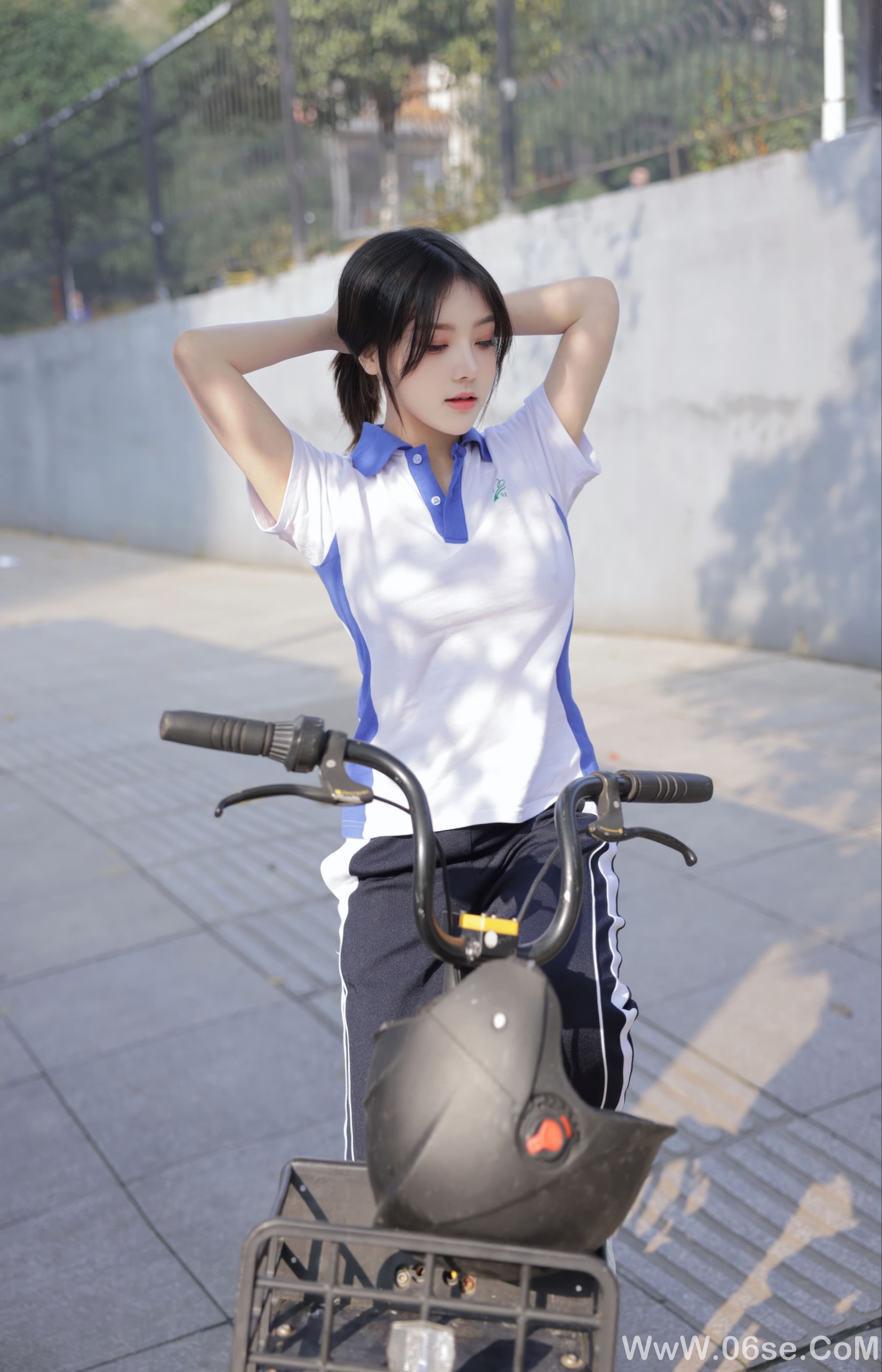 图片[65]-豆瓣酱 公交车写真 [85P]-六色网