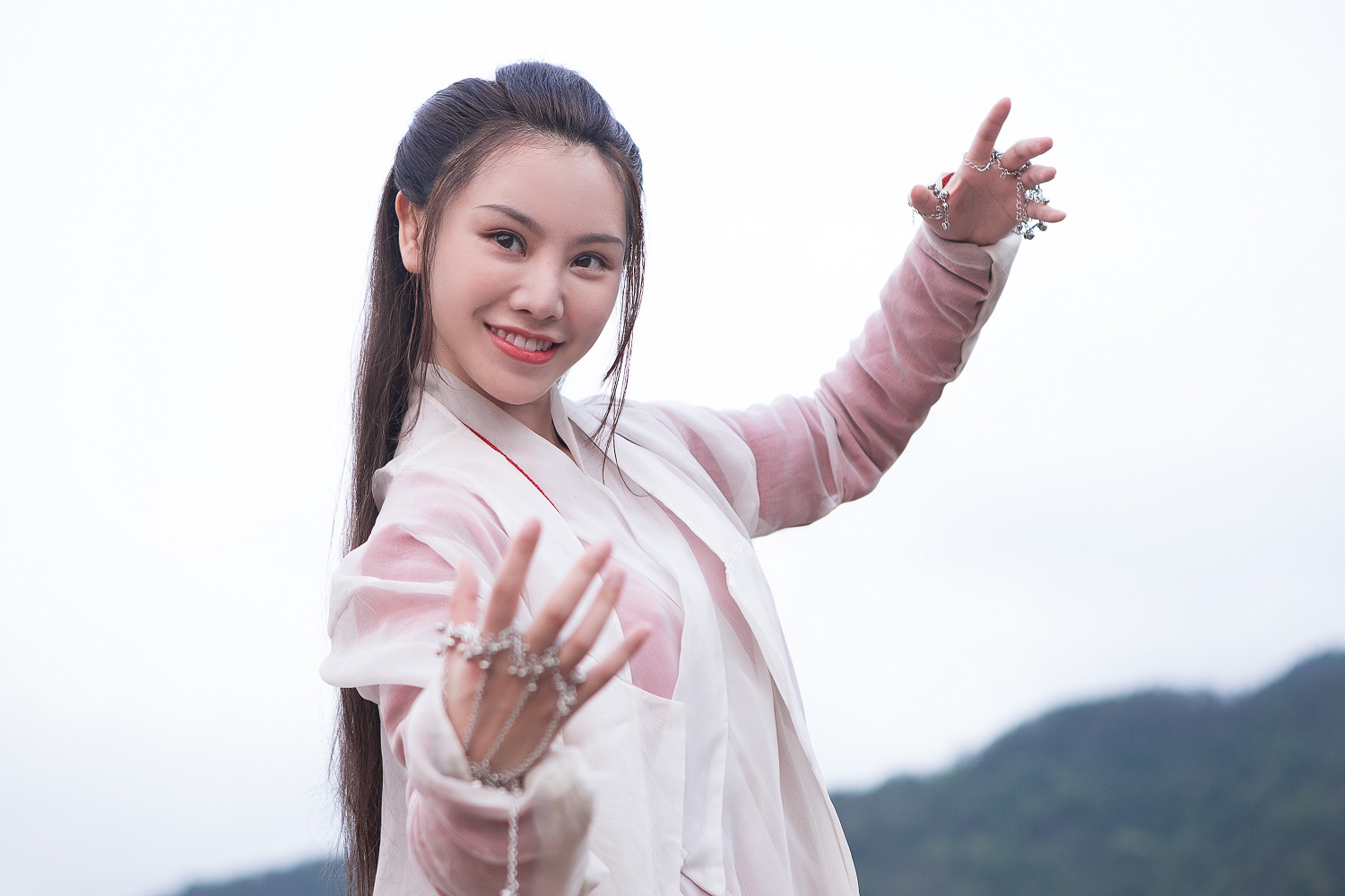 刘嘉欣95后三栖歌手跟紫霞仙子相似度百分之90 - 图文 - 百度文库