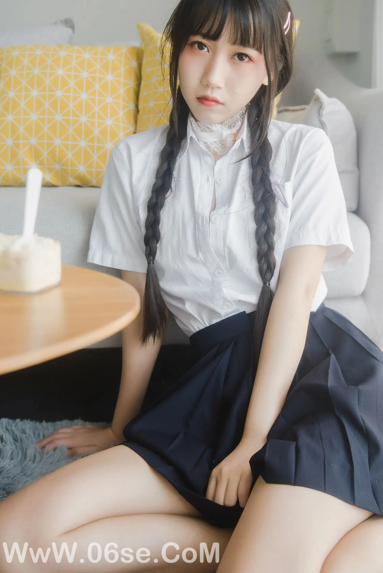 不呆猫 – 奶油少女-六色网