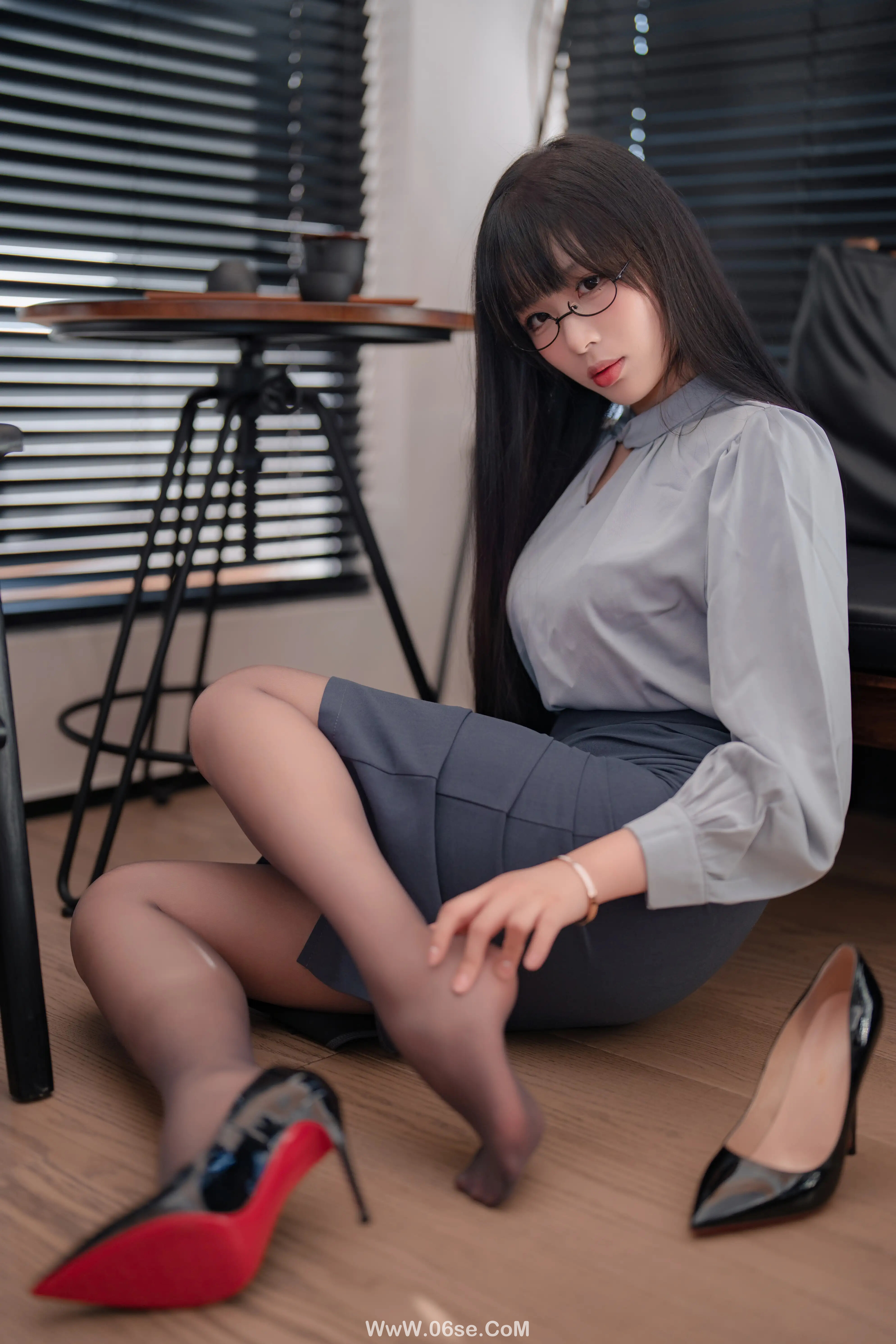 图片[152]-轩萧学姐 – 蓝裙ol-六色网