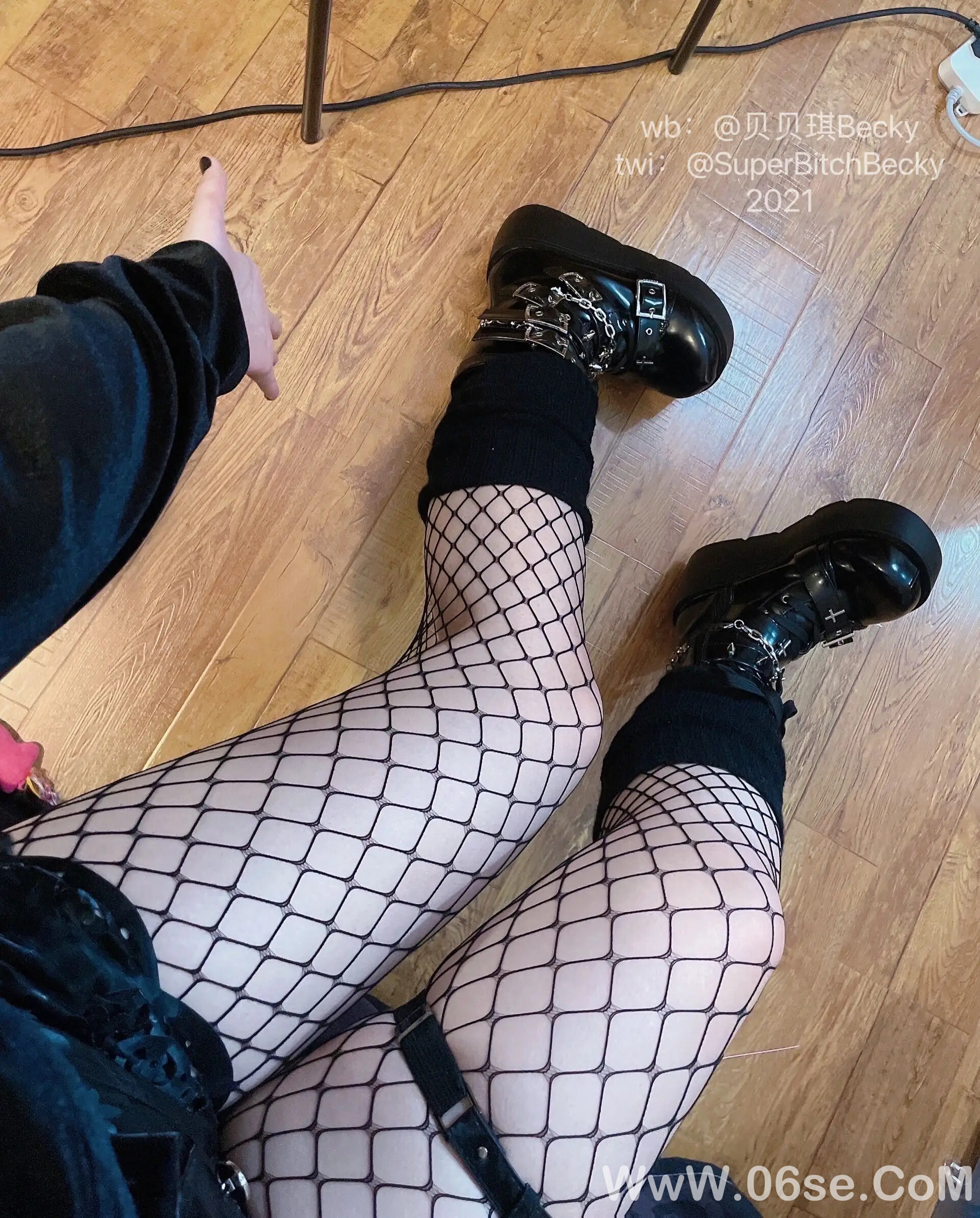 图片[39]-贝贝琪Becky – 对镜黑发辣妹-六色网