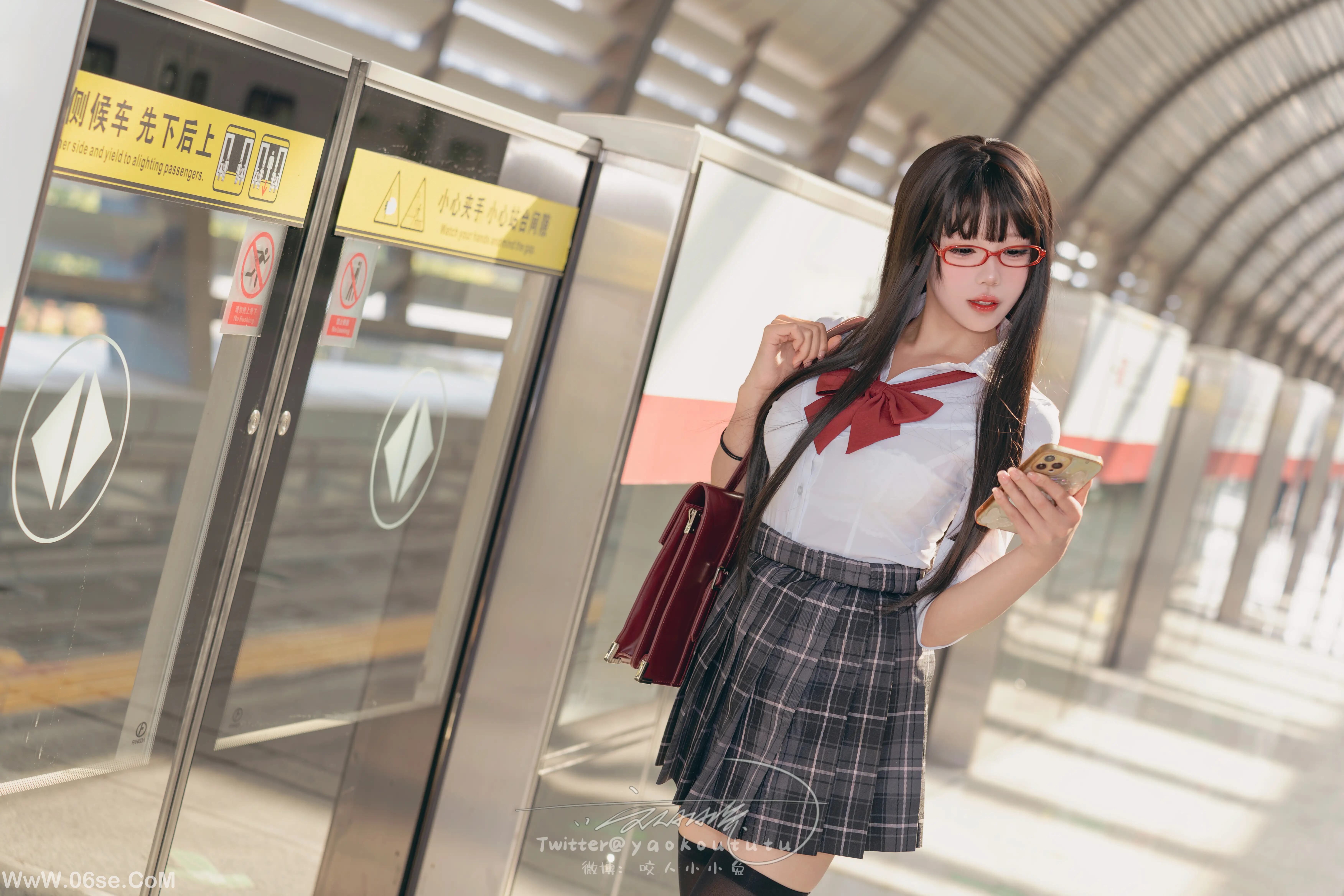 图片[10]-咬一口兔娘 电车惊魂-六色网