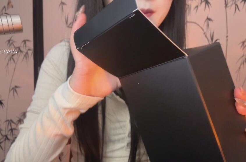 【在线播放】薅一大口香菜 神秘1-asmr小喵