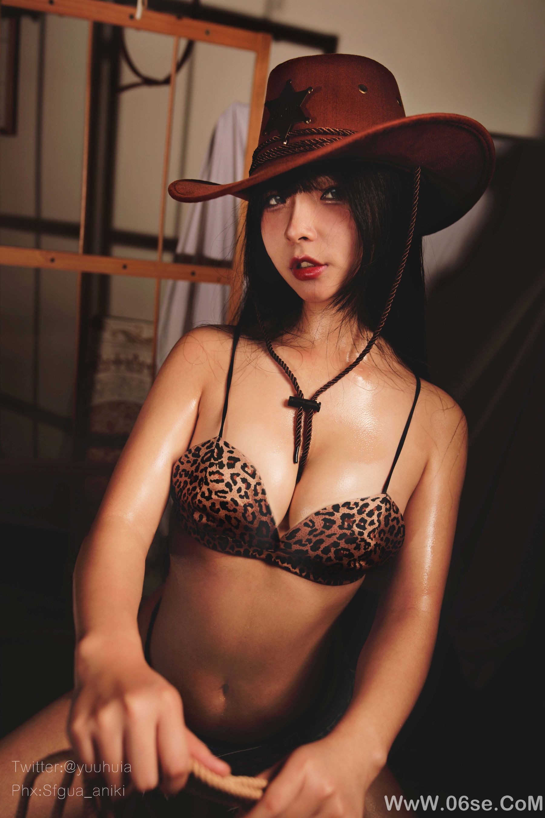 图片[10]-yuuhui玉汇 – 豹纹牛仔 [25P]-六色网