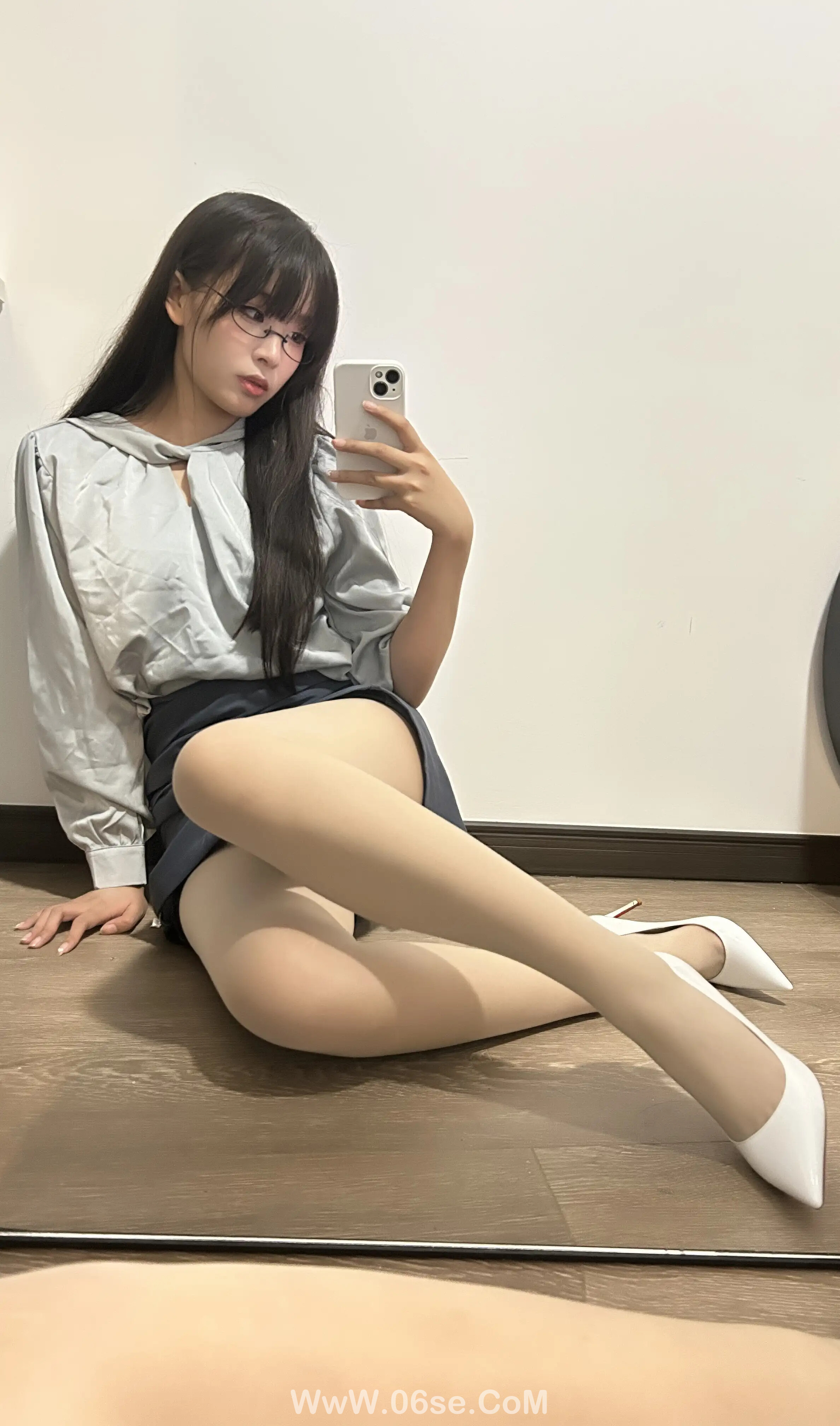 图片[3]-轩萧学姐 – 蓝裙ol-六色网
